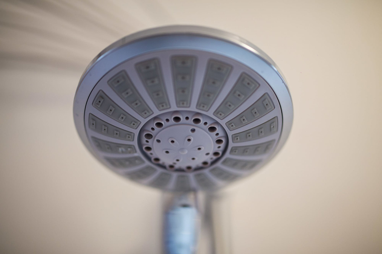 Bathroom shower, Bright Apartments Desenzano - La Quiete Lake View, Brescia