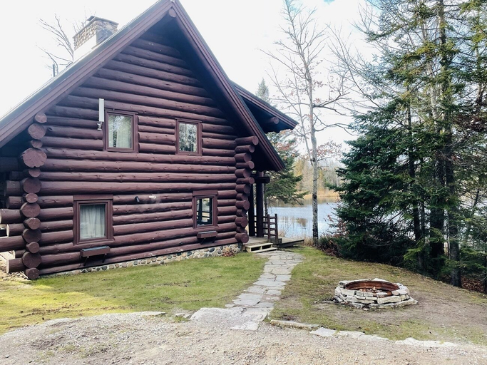 Exterior & Views 2, Drummond Island Resort, Chippewa