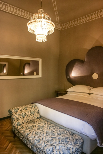 Bedroom 5, Palazzo Gallery, Florence