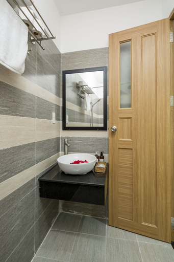 Bathroom 4, Fuji Hostel, Da Nang