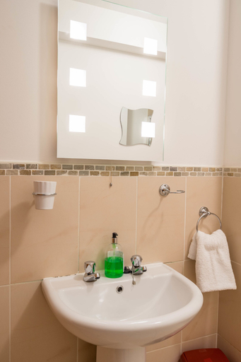 Bathroom 3, The Courtyard Apartments