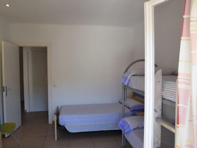 Bedroom 2, Apartamento Mestral, Girona