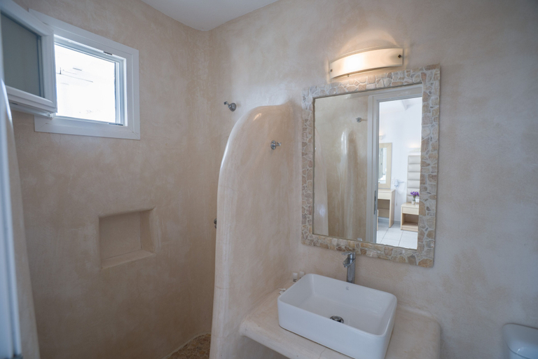 Bathroom 5, Agia Anna on the beach, South Aegean