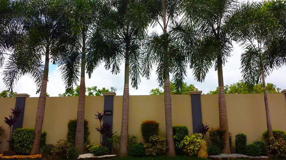 Exterior & Views 2, El Vistra Travellers Inn & Coffee Shop, Calumpit