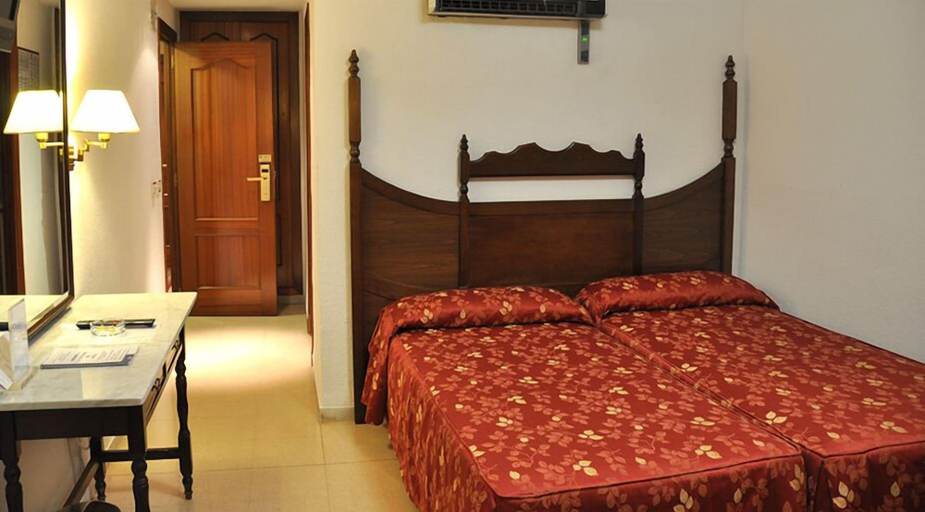 Bedroom 2, Hotel Reyes Catolicos, Salamanca