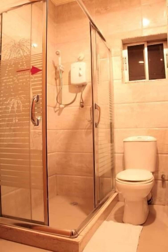 Bathroom 4, Hotel Rosebud, AbujaMun