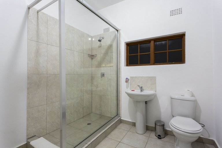 Bathroom 3, Mokorro Hotel, Chingola