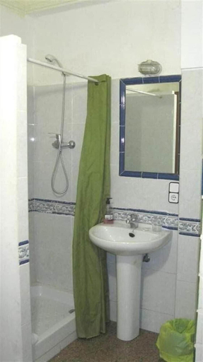 Bathroom 5, Pensión Iglesias, Zaragoza