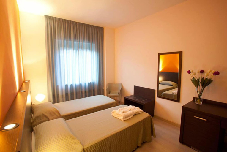 Bedroom 3, Grand Hotel delle Terme, Cosenza