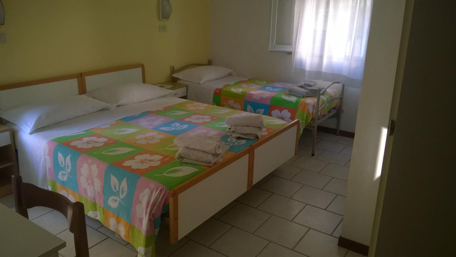 Bedroom 2, Hotel Maria Gabriella, Rimini