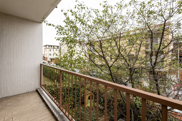 Balcony 3, Suitelowcost Humanitas Apartment, Milano