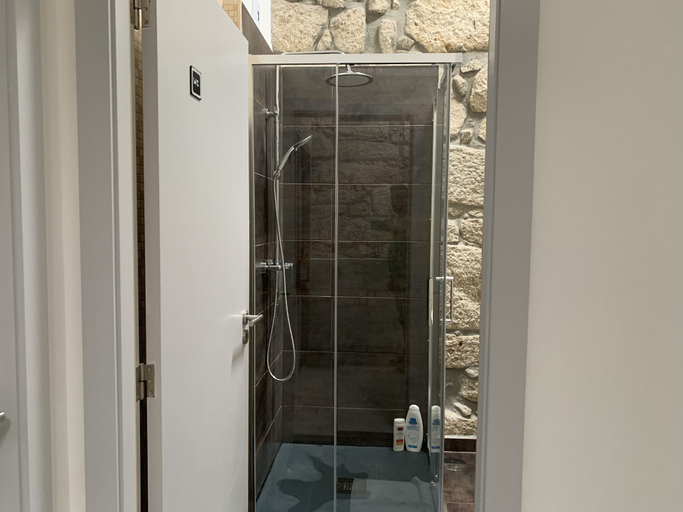 Bathroom 3, Campanhã Boutique Station, Porto