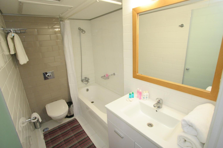 Bathroom 5, Tabar Hotel