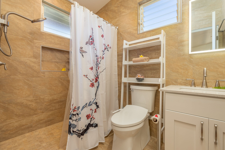 Bathroom 4, Fern Grotto Inn, Kauai
