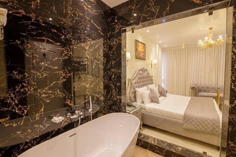 Bathroom 4, Emperor Resort & Spa, North Goa
