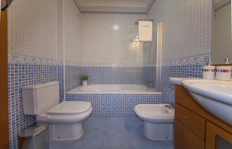 Bathroom 4, B41 - Windmill Modern with Pool, Lagos