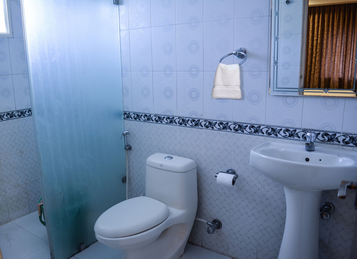 Bathroom 3, Serene Boutique Hotel, Bangalore