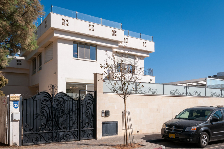 Exterior & Views 2, Luxurious Villa with great location