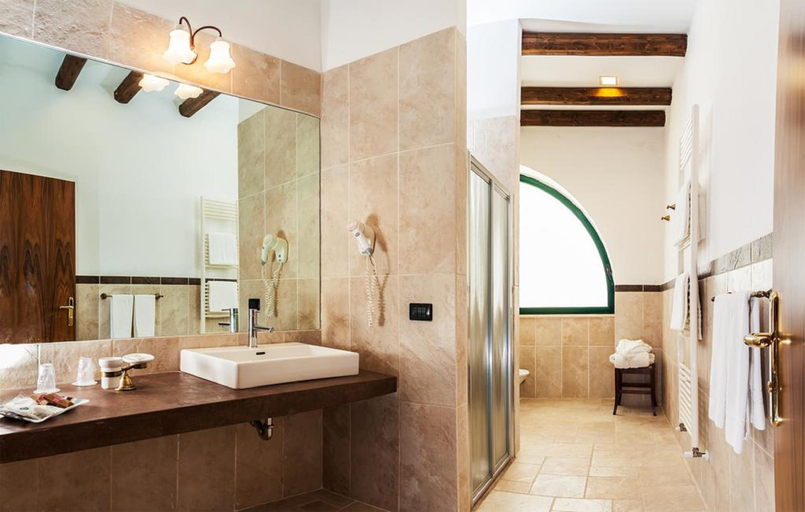 Bathroom 4, Masseria Relais del Cardinale, Brindisi