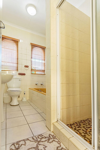 Bathroom 5, Bay Tree Guest House, City of Tshwane