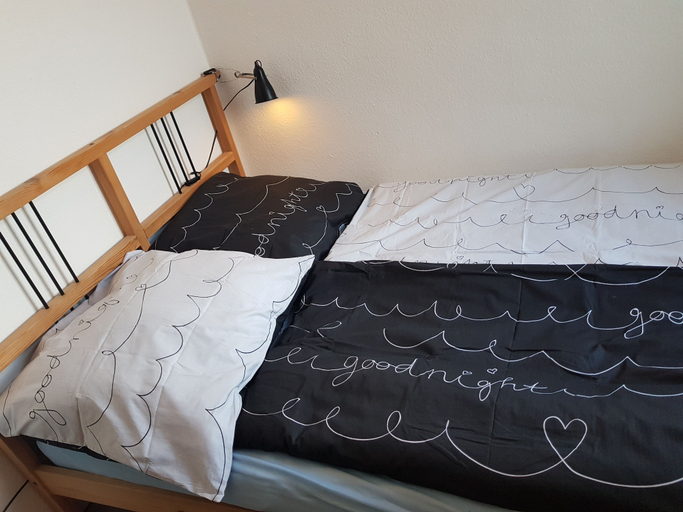 Bedroom 3, Apartment im Luisenviertel - Grün, Wuppertal