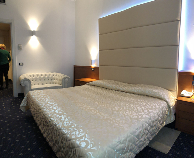 Bedroom 3, Hotel Venice, Vicenza