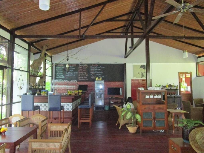 Food & Drinks, Highland Lodge Hotel, Yangon