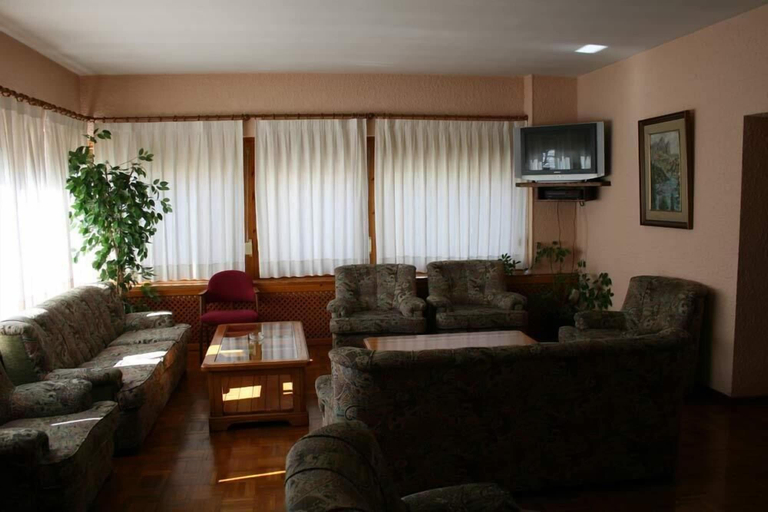 Others 5, Hotel Escalar, Huesca