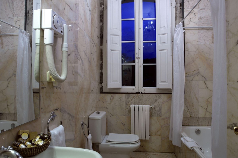Bathroom 3, Pazo Almuzara, Ourense