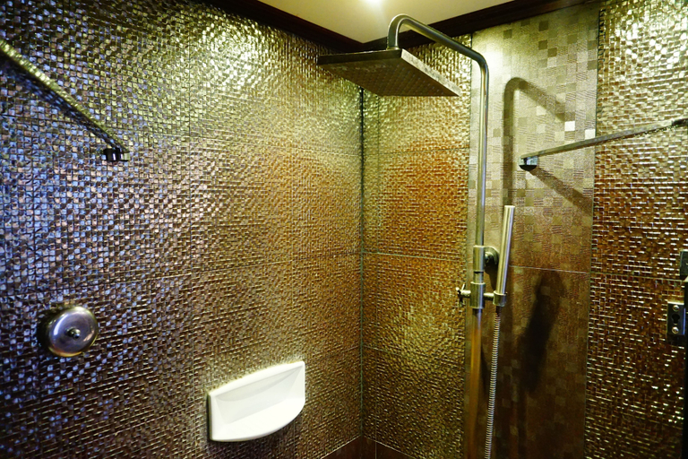 Bathroom 5, Baan Laimai Beach Resort & Spa, Pulau Phuket