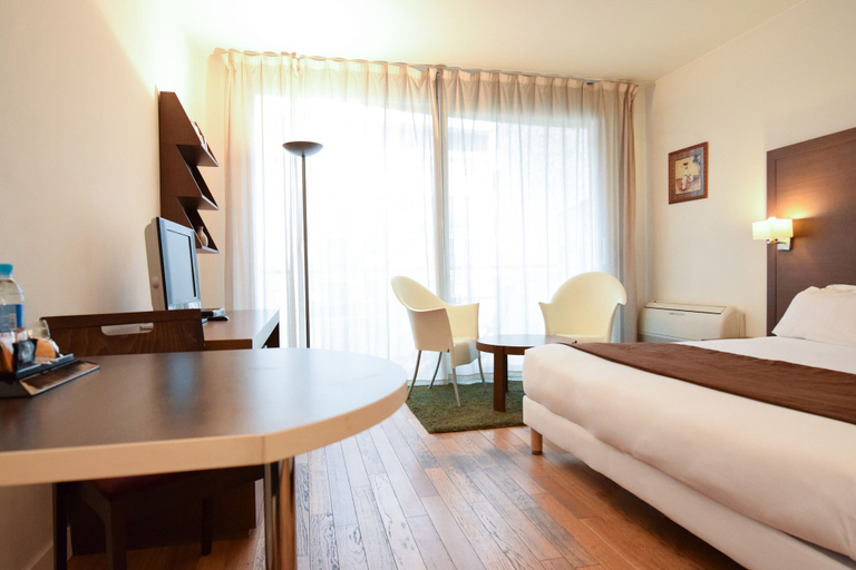 Bedroom 4, Residhotel Impérial Rennequin, Paris