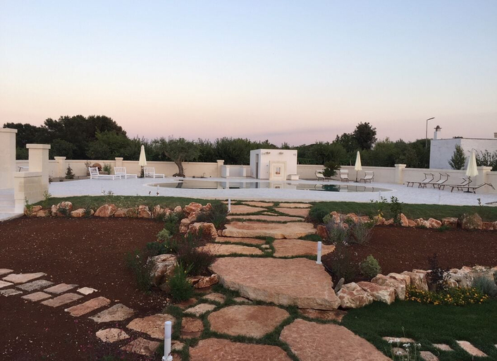 Courtyard, Trulli Isago B&B, Bari