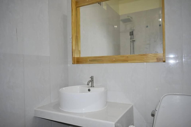 Bathroom 3, Veyvah Inn Maldives, Mulaku Atoll