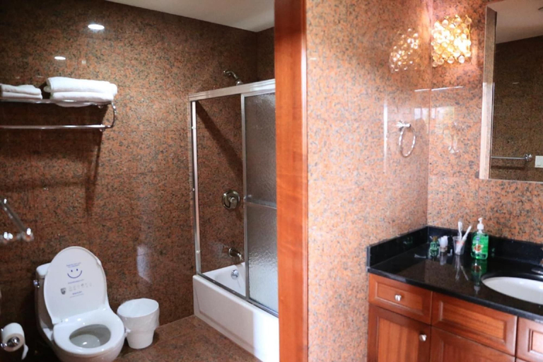 Bathroom 4, Phoenix Hotel, New York