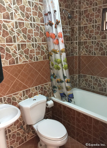 Bathroom 3, Gemini Hotel & Restaurant, Panglao