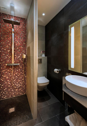 Bathroom 5, Hotel Aguado, Seine-Maritime