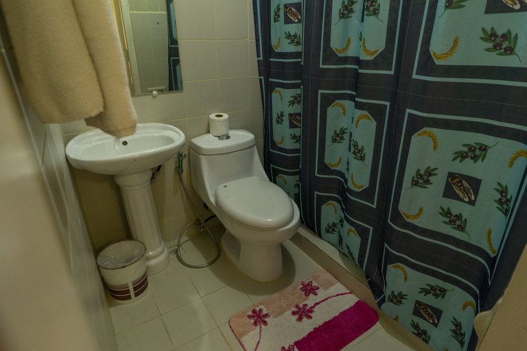 Bathroom 4, Old Orangewood Bed & Breakfast, Baguio City