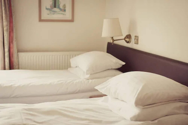 Bedroom 2, Abbey Lodge Hotel, Buckinghamshire