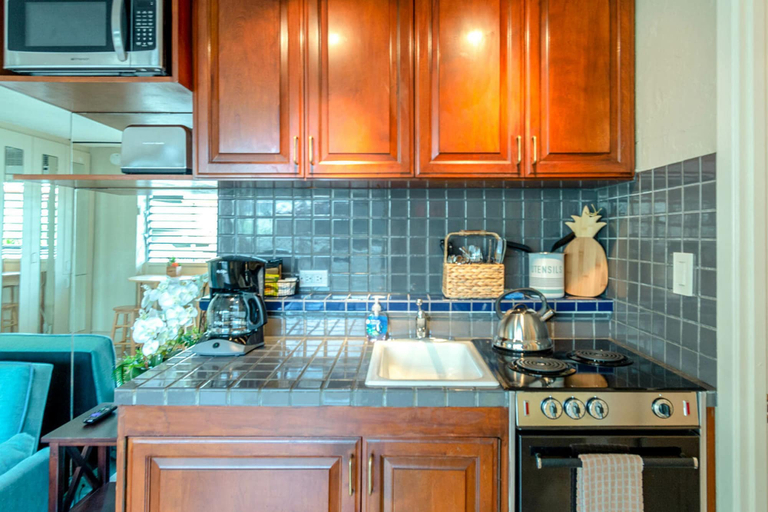 Others 5, Lewers Street - Suite 401, Honolulu