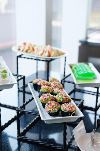 Food & Drinks 17