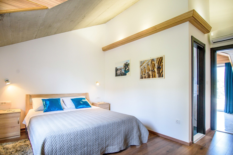 Bedroom 3, California Apartments III, Dubrovnik