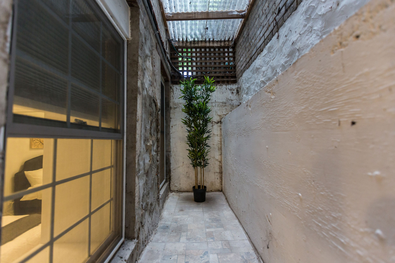 Others 5, Applewood Suites - Yorkville, Toronto