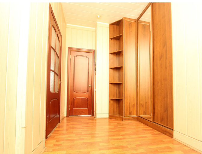 Others 5, ApartLux na Ploshadi Pobedy, Western