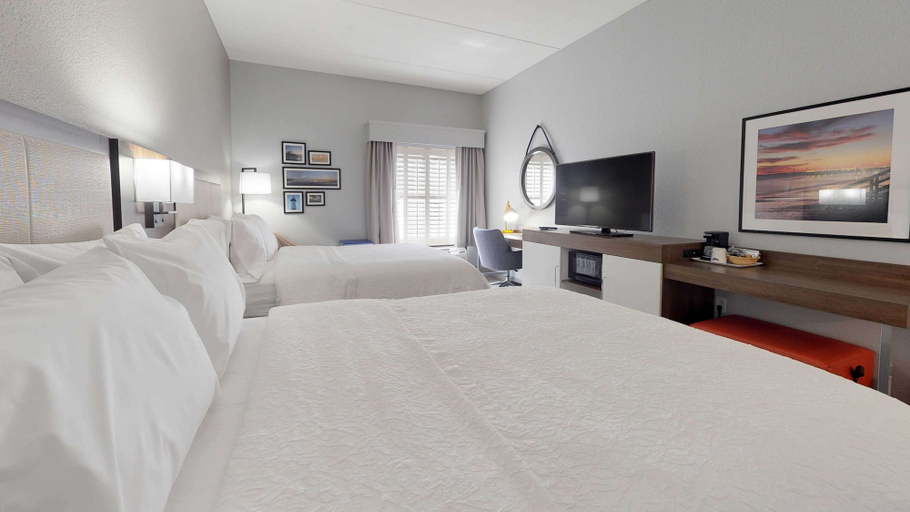 Bedroom 4, Hampton Inn St. Simons Island, Glynn