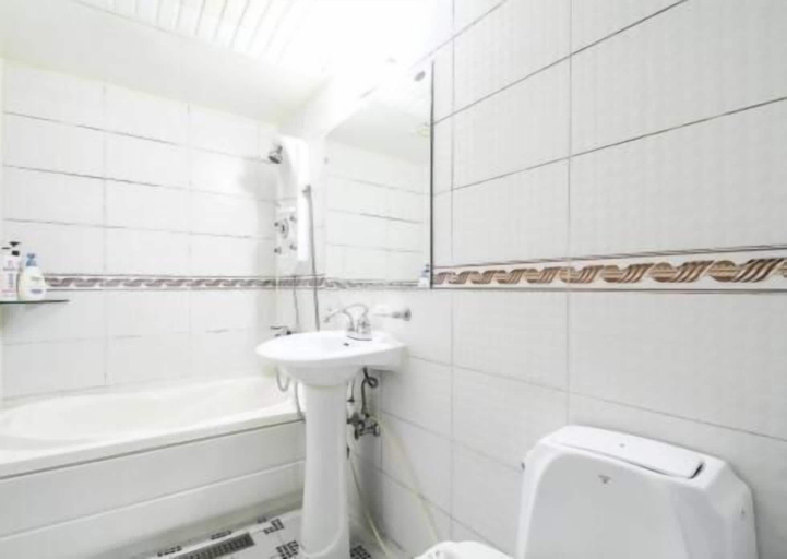Bathroom 4, Couple Motel, Gangseo