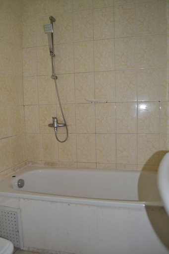 Bathroom 3, Hotel Le Diplomate, Mfoundi