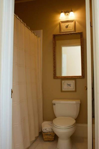 Bathroom 5, Lookaway Inn, Aiken