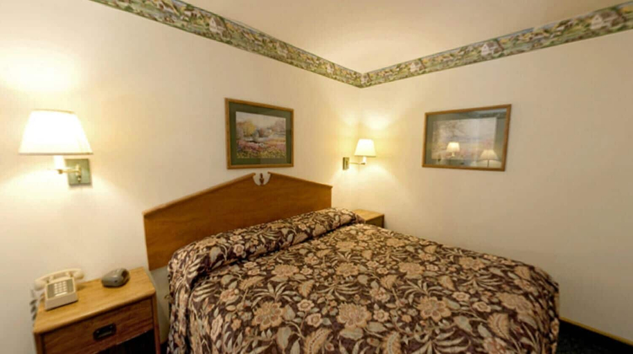 Bedroom 3, Americas Best Value Inn Litchfield, Montgomery