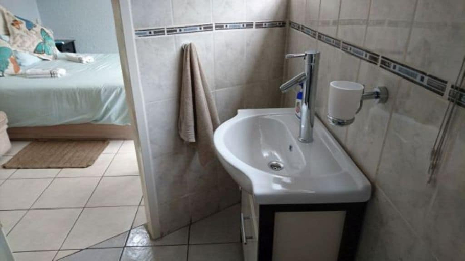 Bathroom 4, Gold Reef Place, City of Johannesburg