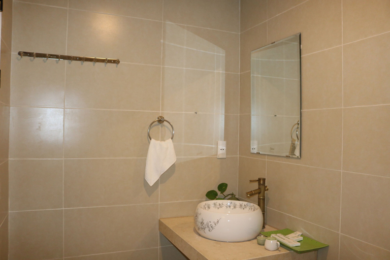 Bathroom 4, Japan Nguyen, Da Nang